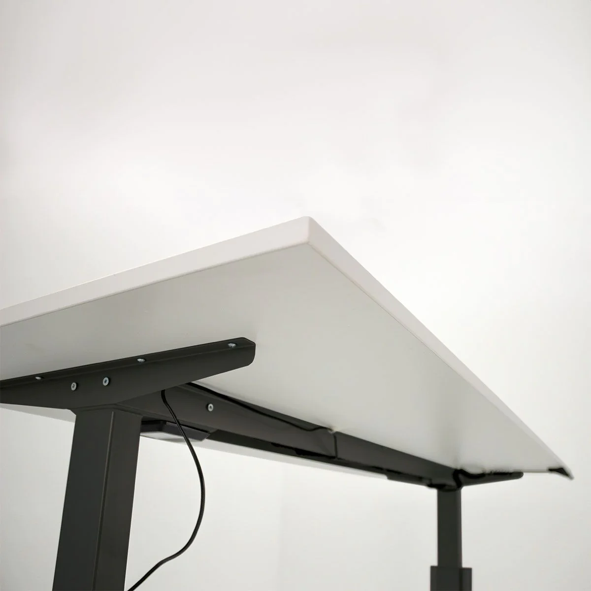Move 3 Eckform Schreibtisch, 180-200 cm, elektrisch höhenverstellbar, 3 Motoren von Kerkmann - Produktbild 8 von 30